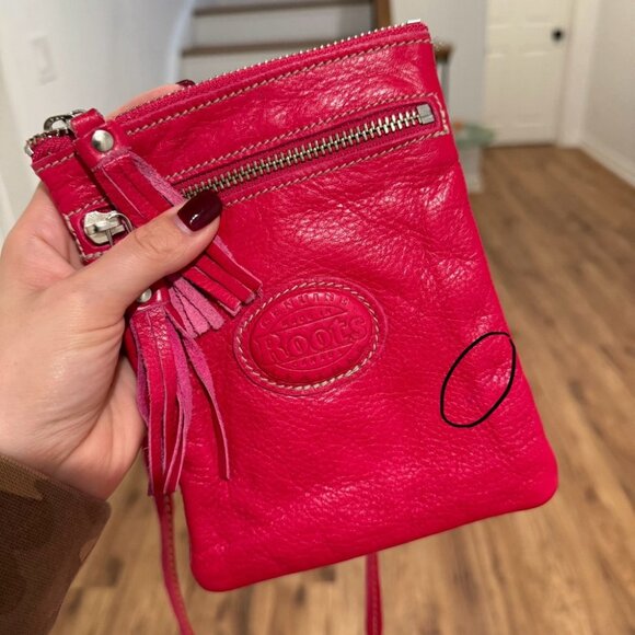 EUC Roots Vintage Small‎ Crossbody Bag - Hot Pink - Picture 13 of 13